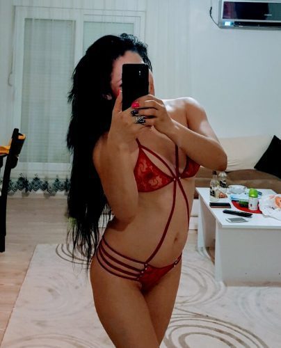 Atakum Bayan Esmer Güzeli: 81 KG, 171 CM Boyunda Tutkulu Escort Gül