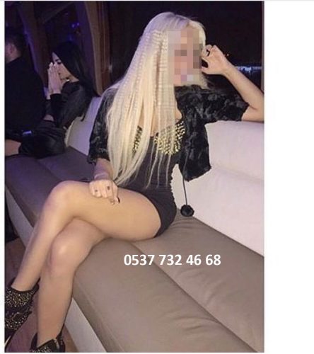 Samsun Escort İlanları: Pembe Saçlı, Göz Alıcı Kız Tanıtımı